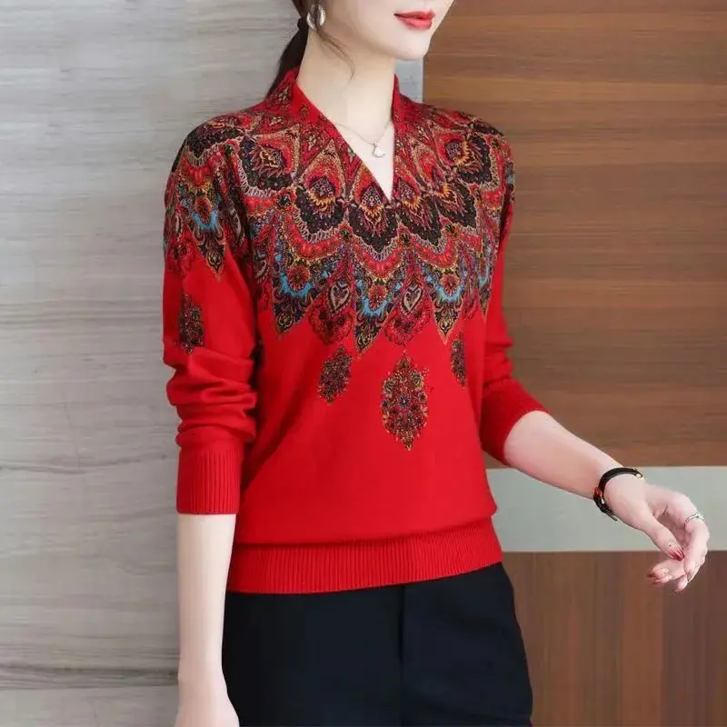 2025 New Middle-aged  Mothers V-neck Women's Sweaters Pullovers Autumn Winter Long Sleeves Loose Casual knitt Sweater Female Top