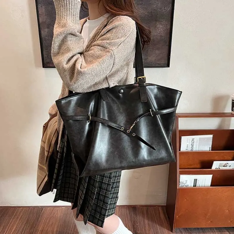 French Style Winter Women Shoulder Bag 2025 Y2K Lady Ita Bag Vintage Female Commuting Handbags Travel Tote Bags Clutch Purse
