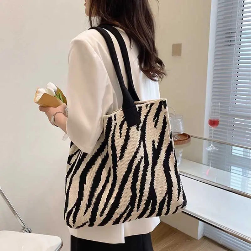 Trend Zebra Pattern Crochet Bag Large Capacity Women Handbag Shoulder Bag Simple Knitted Tote Bag for Teen Women Girls bolsa