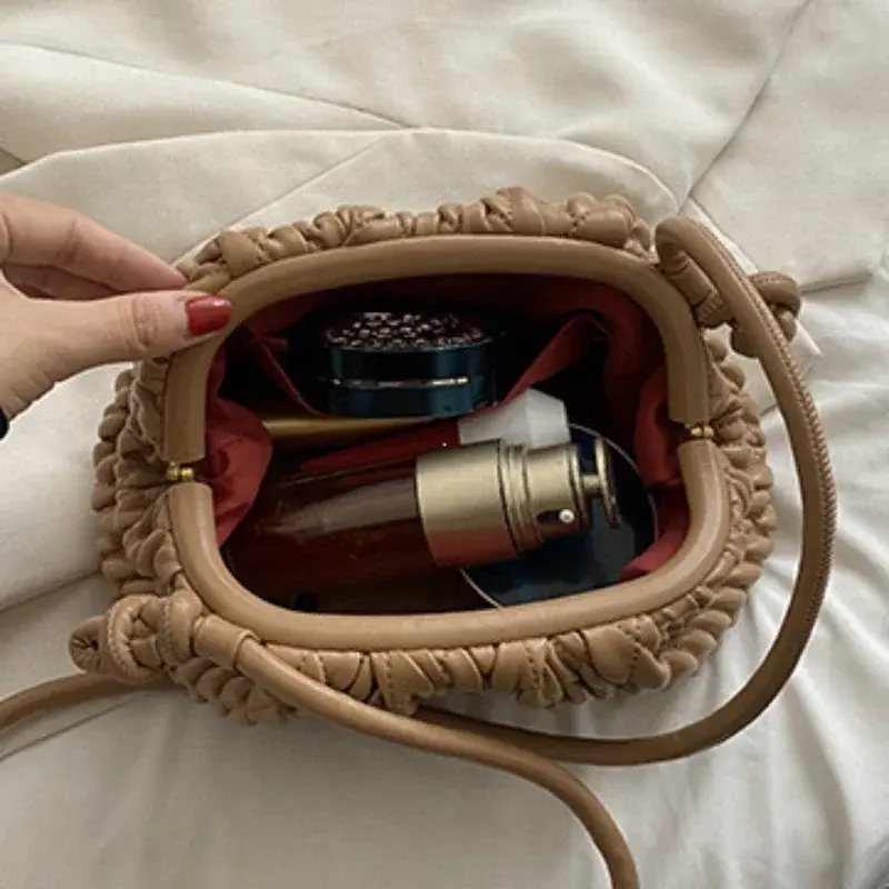 Luxury Brand Shoulder Bag for Women Fashion Embroidered Thread Messenger Bag Cute Purse Crossbody Bag Designer Clutch Hobos