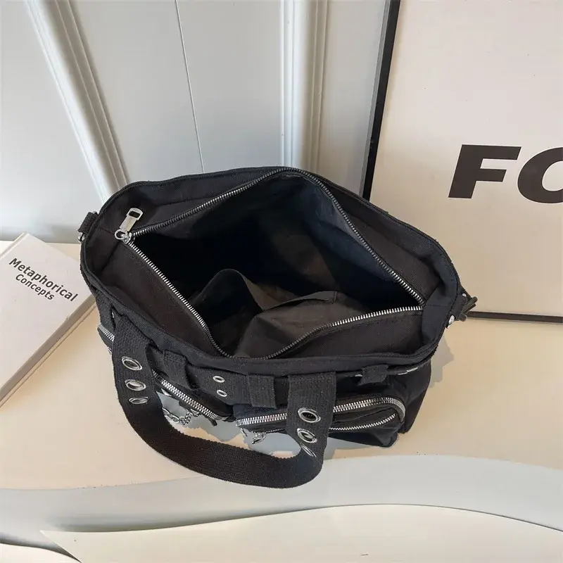 Chains Zipper Buckle Nylon Shoulder Bags Solid Zipper Rivet Versatile Hand Bags 2024 Hot Sale Bags for Women Bolsas De Hombro