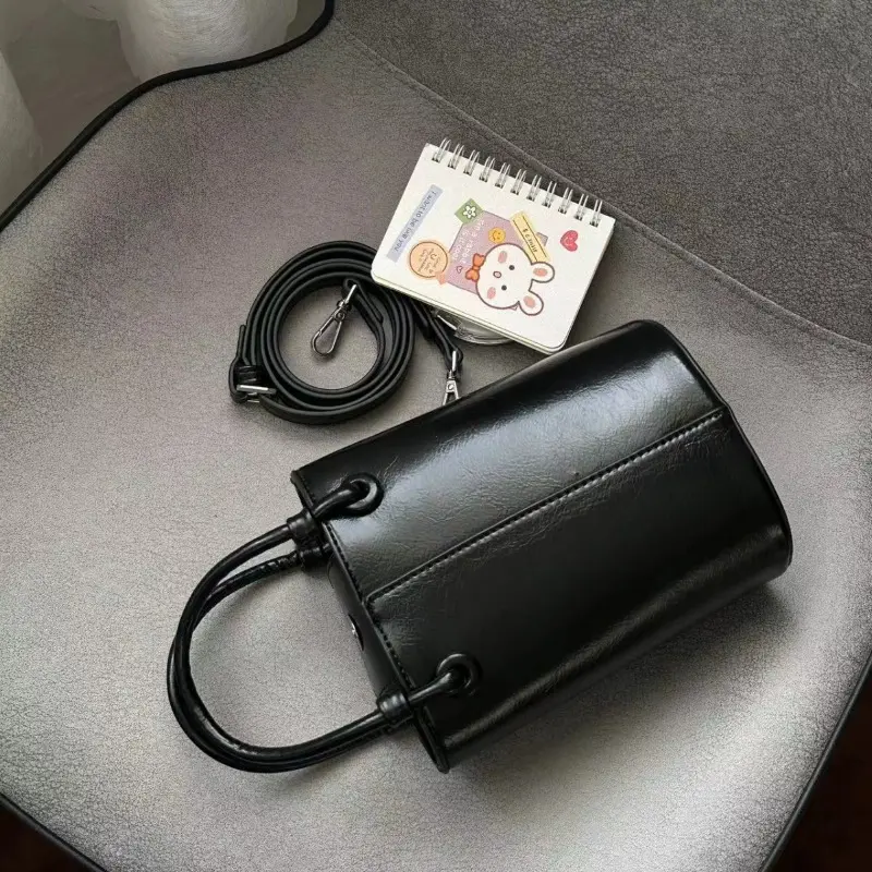 2024 New Fashion Bucket Shaped Bag Retro Causal Chic Elegant Women Crossbody Handheld Versatile Bags Lady Handbags Shoulder Bag