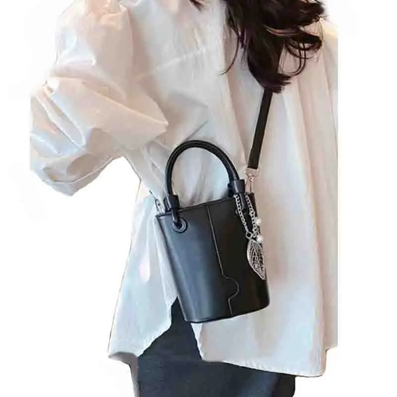 2024 New Fashion Bucket Shaped Bag Retro Causal Chic Elegant Women Crossbody Handheld Versatile Bags Lady Handbags Shoulder Bag