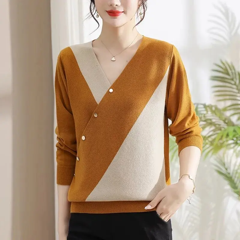 Knitted Bottom Shirt Pullover Sweater Women Autumn Winter2025New Loose Western-Style Color Matching V-Neck Long Sleeved Thin Top