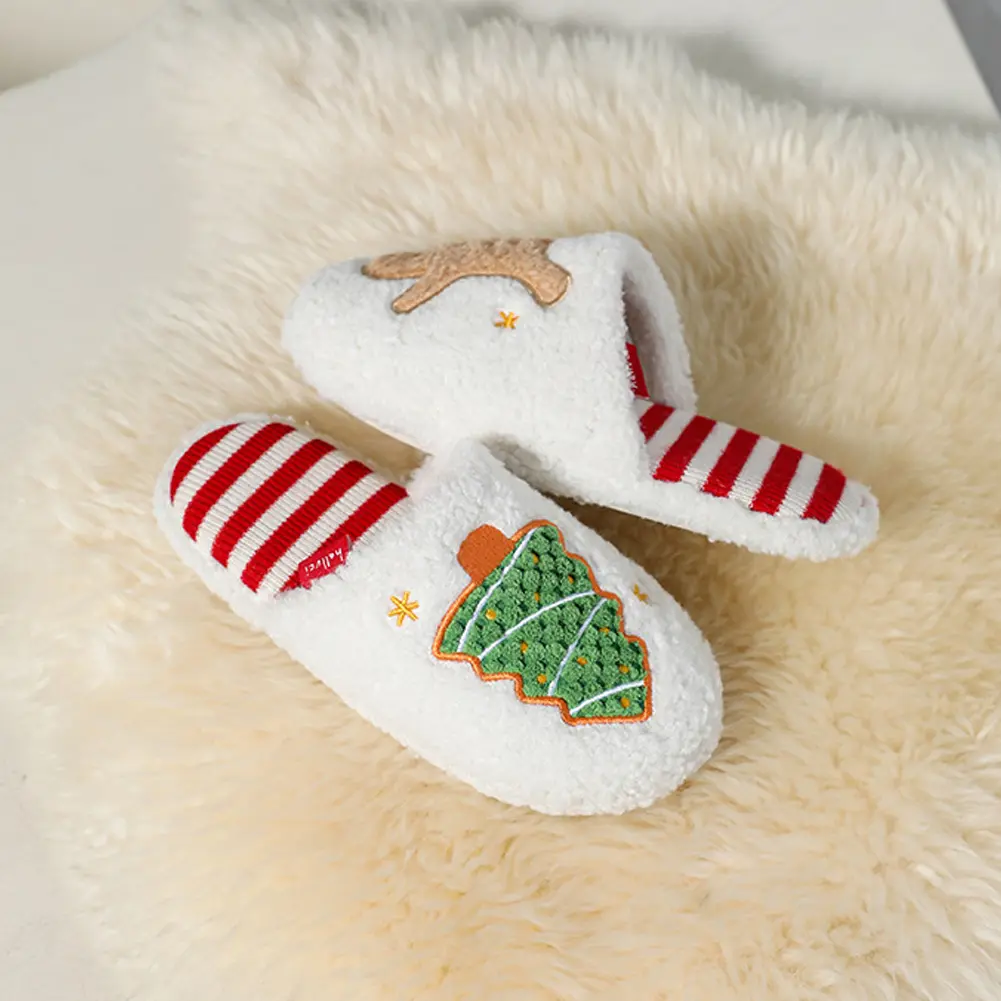 Christmas Plush Slippers Flat Thermal Slippers Comfortable Cute Gingerbread Man Slippers Furry Xmas Tree Slippers for Men Women