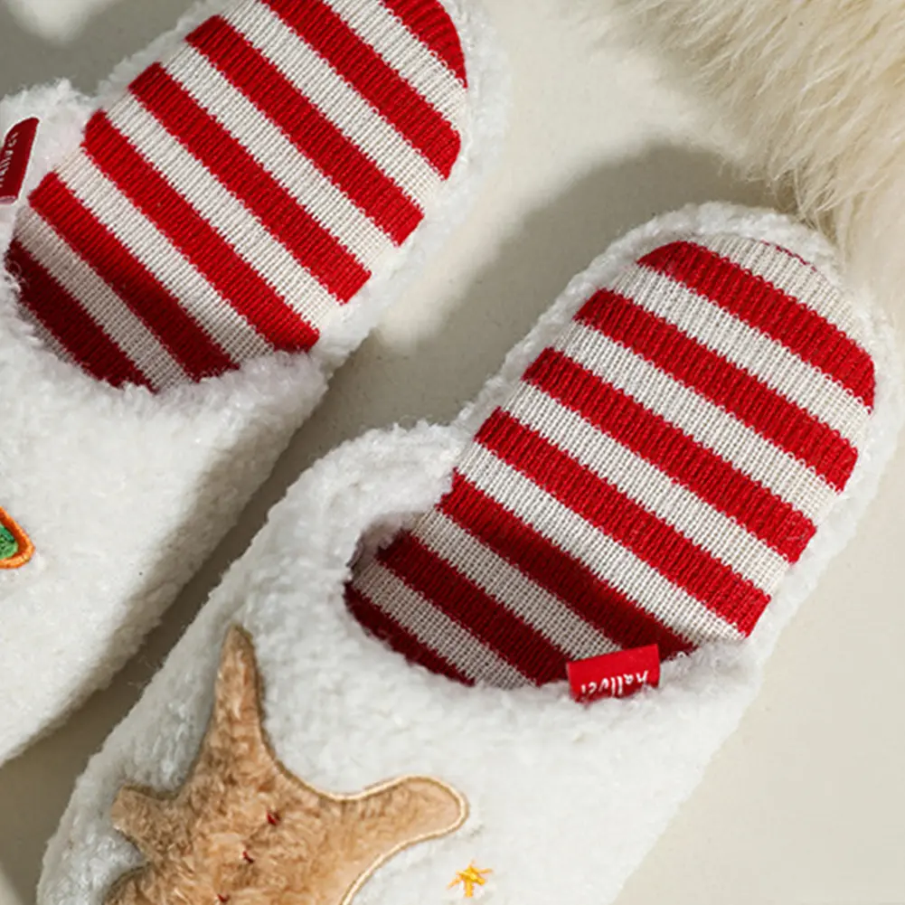 Christmas Plush Slippers Flat Thermal Slippers Comfortable Cute Gingerbread Man Slippers Furry Xmas Tree Slippers for Men Women