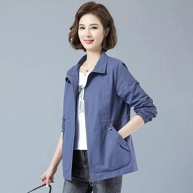 2024 New Spring Autumn middle aged Women Jacket Fashion Pocket Zipper Jackets Causal Long Sleeve Windbreaker Female Short Outerw