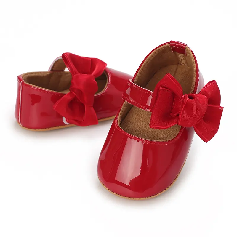 Baby girl cute bow decoration set wearing Mary Jane shoes, children's outdoor walking shoes
