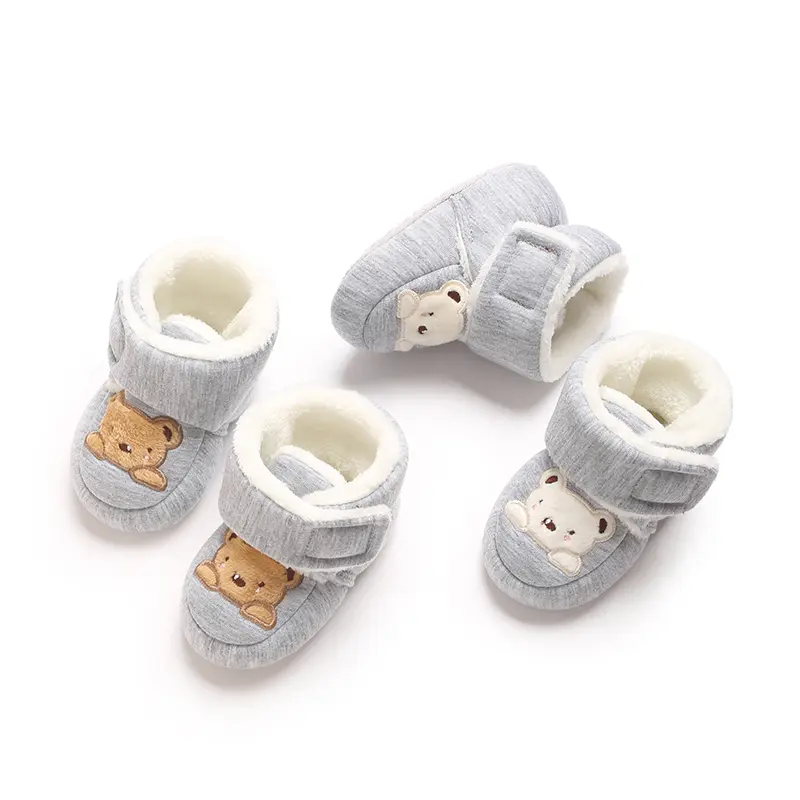 Cute cartoon comfortable boots, suitable for baby boys, soft and warm with wool boots, suitable for indoor walks, autumn and win