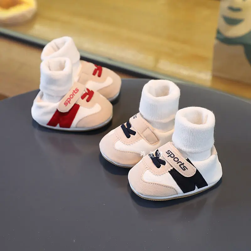 Cozy  Baby Ankle Boots with Heart Design - Soft, Warm, and Comfortable Winter Shoes for Infants, Round Toe, Closure, and Plush