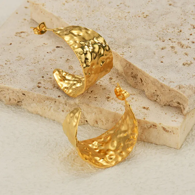 Freeteeme Vintage 18k Gold Plated Heart Shell Stud Earrings Stainless Steel for Women Party Fashion Geometric Jewelry Accessory