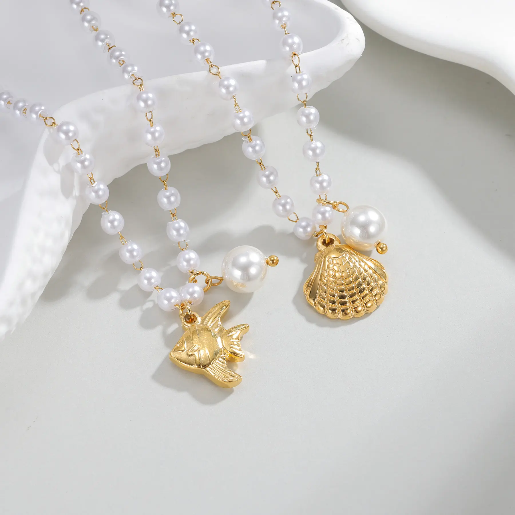 Freeteeme Trendy Imitation Pearl Chain Necklace for Women Gold Color Ocean Series Fish Shell Charm Pendant Jewelry Birthday Gift