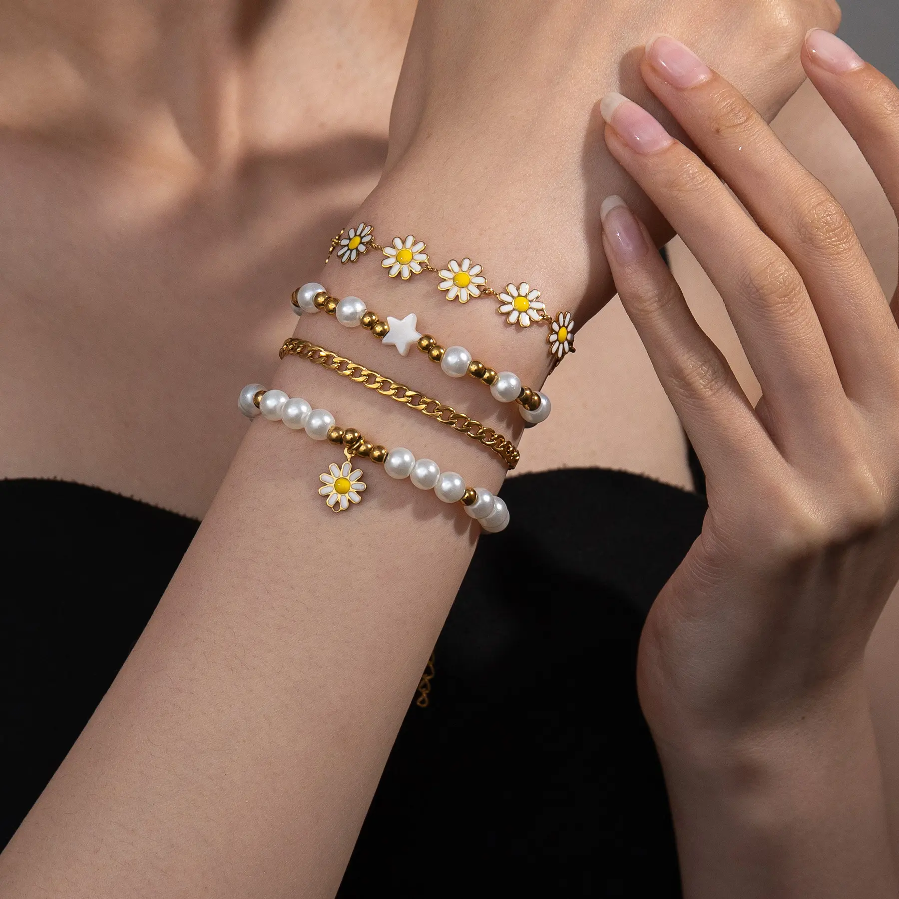 Freeteeme Daisy Imitation Pearl Bracelet for Women Girls Gold-plated Stainless Steel Star Beaded Hand Chain Summer Jewelry Gifts