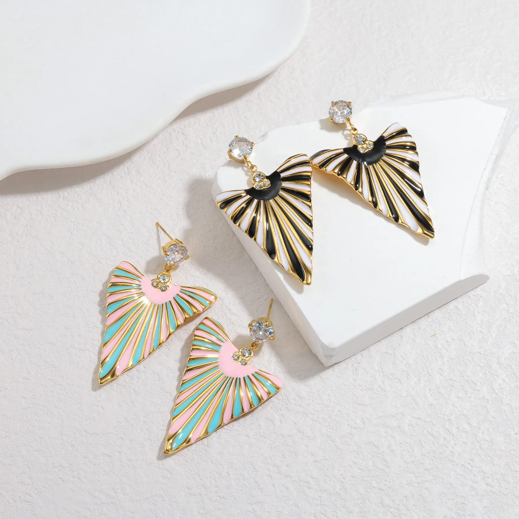 Freeteeme New Geometric Contrast Color Triangle Earrings Oil Dripping Bling Zircon Ear Studs Birthday Jewelry Party Women Gift