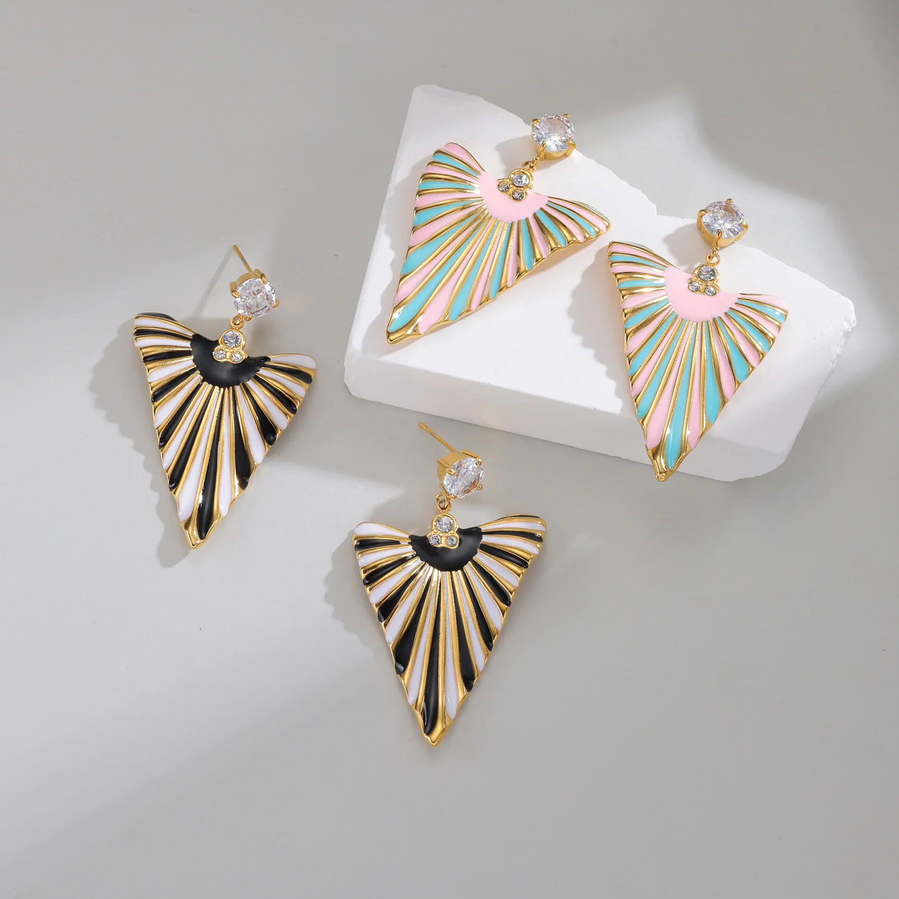 Freeteeme New Geometric Contrast Color Triangle Earrings Oil Dripping Bling Zircon Ear Studs Birthday Jewelry Party Women Gift