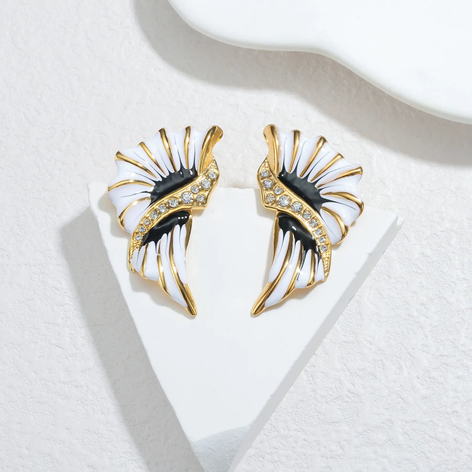 Freeteeme Lovely Wing Shaped Earrings for Women 18K Gold Plated Sparkling Zircon Stud Earrings Fahion Daily Jewelry Party Gifts