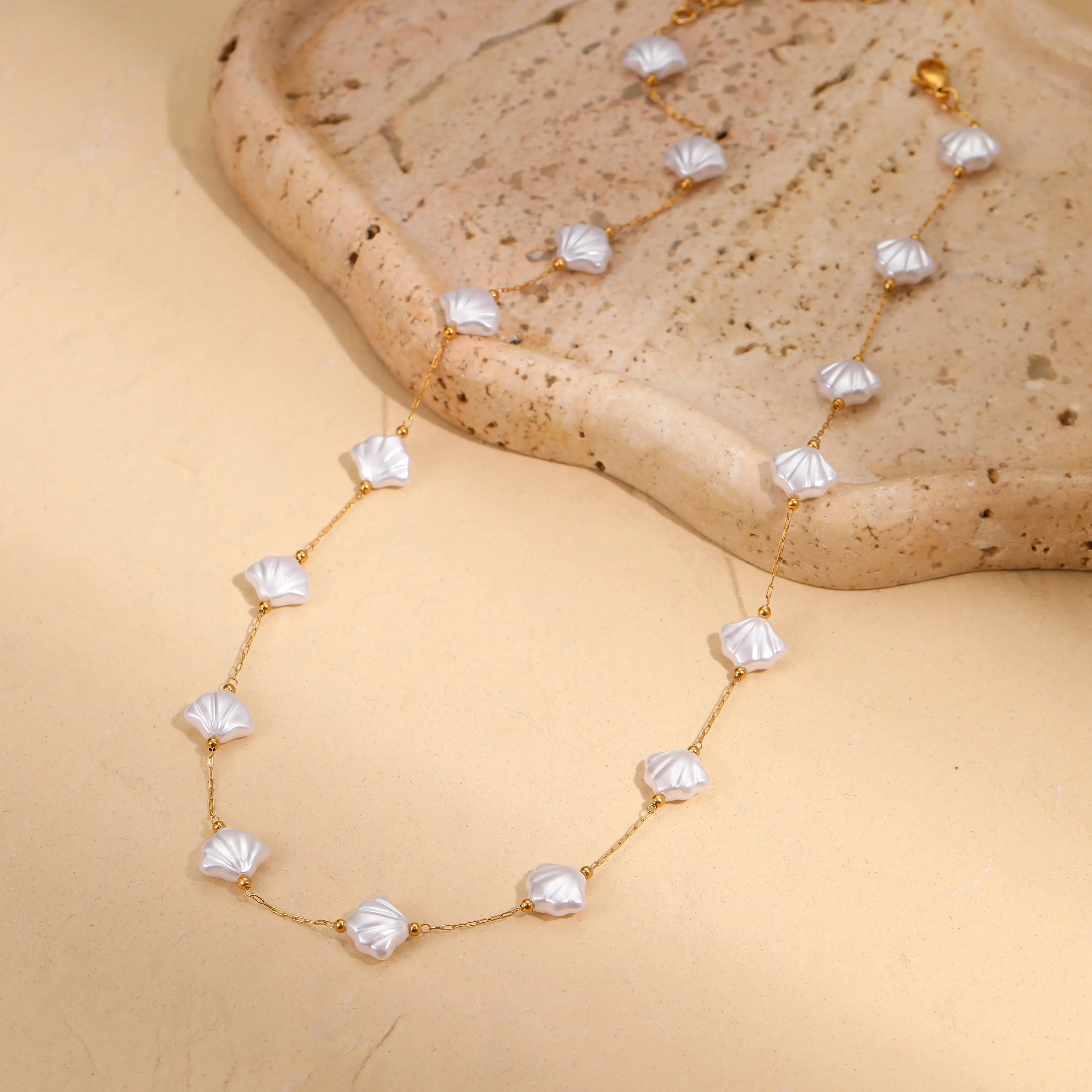 Freeteeme New High-End Ocean Series Shell Necklace Bracelet for Women Minimalist Gold Color Chain Jewelry Set Christmas Gifts