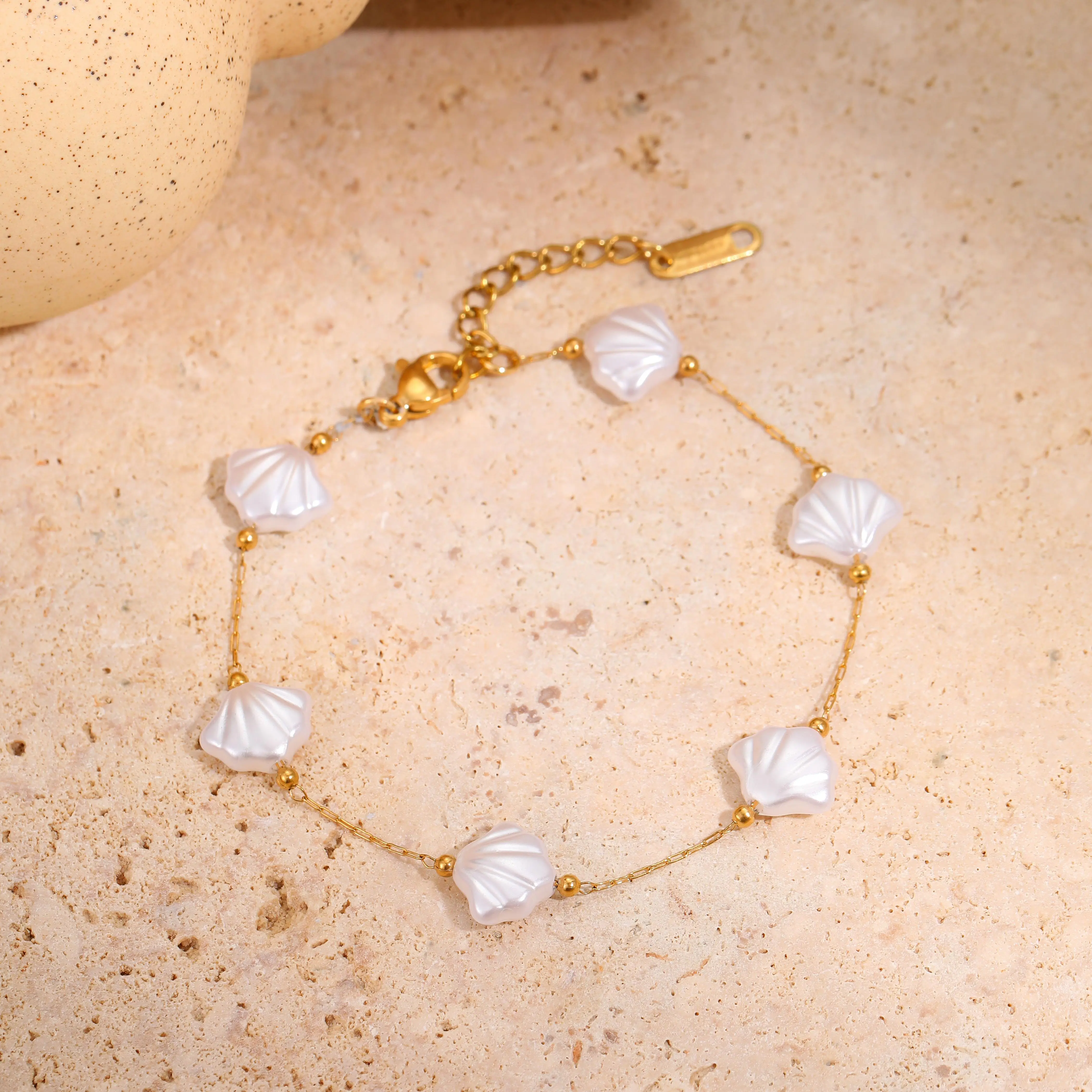 Freeteeme New High-End Ocean Series Shell Necklace Bracelet for Women Minimalist Gold Color Chain Jewelry Set Christmas Gifts