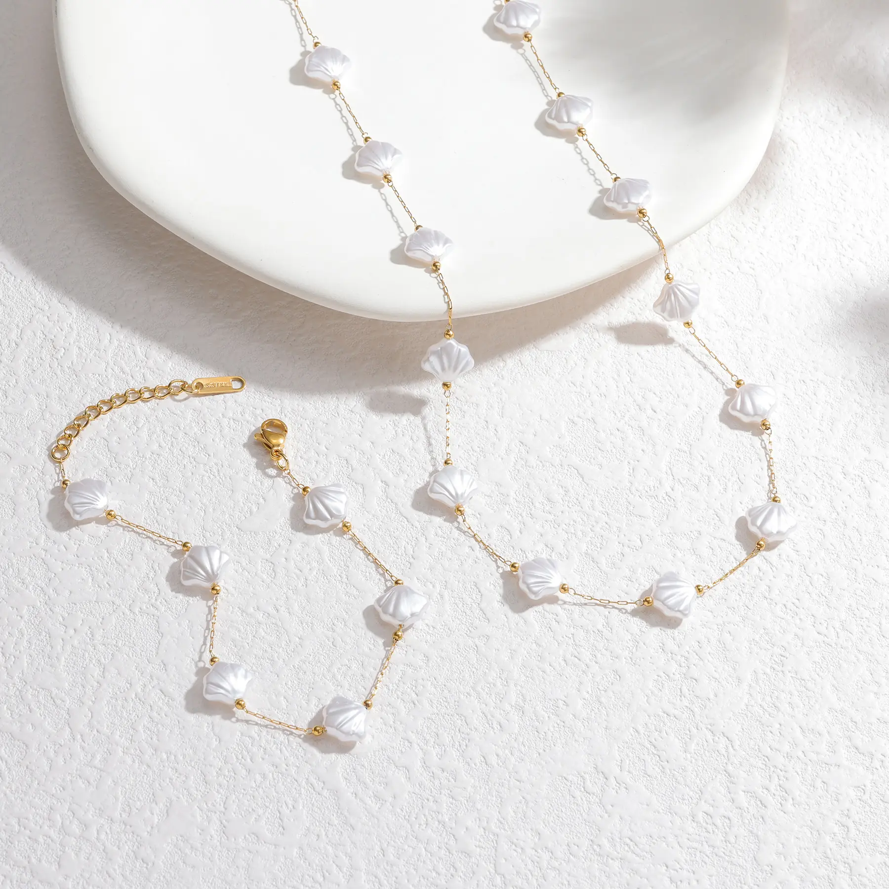 Freeteeme New High-End Ocean Series Shell Necklace Bracelet for Women Minimalist Gold Color Chain Jewelry Set Christmas Gifts