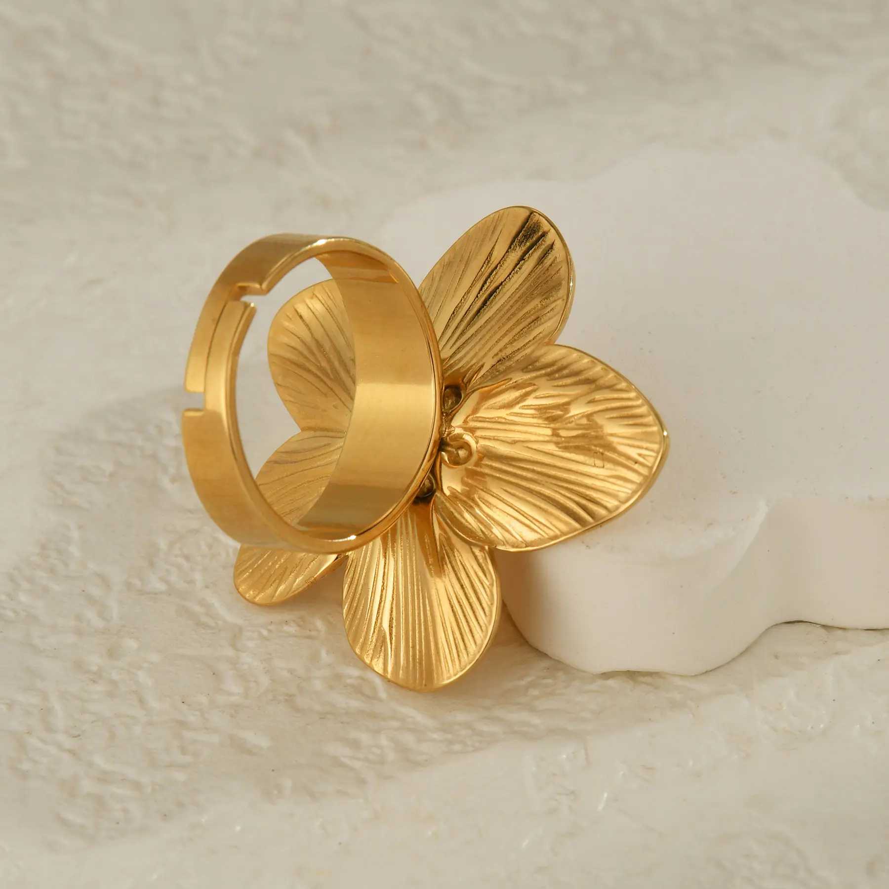Freeteeme New Trendy 18K Gold-plated Flowers Ring For Women Vintage Stainless Steel Adjustable Ring Jewelry Party Birthday Gifts
