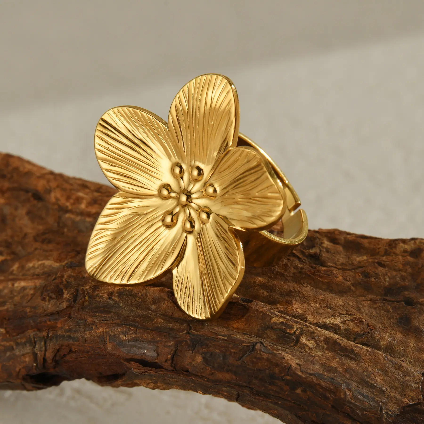 Freeteeme New Trendy 18K Gold-plated Flowers Ring For Women Vintage Stainless Steel Adjustable Ring Jewelry Party Birthday Gifts