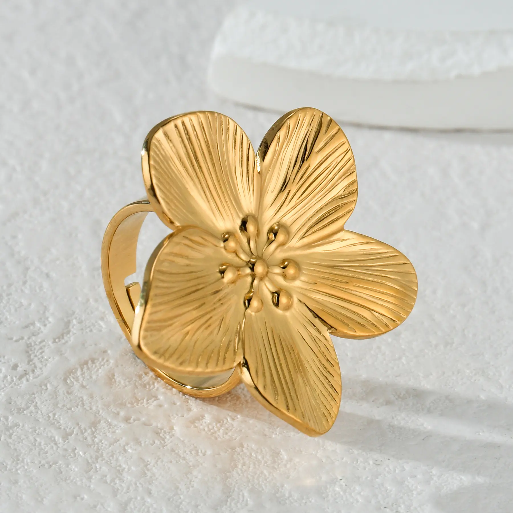 Freeteeme New Trendy 18K Gold-plated Flowers Ring For Women Vintage Stainless Steel Adjustable Ring Jewelry Party Birthday Gifts