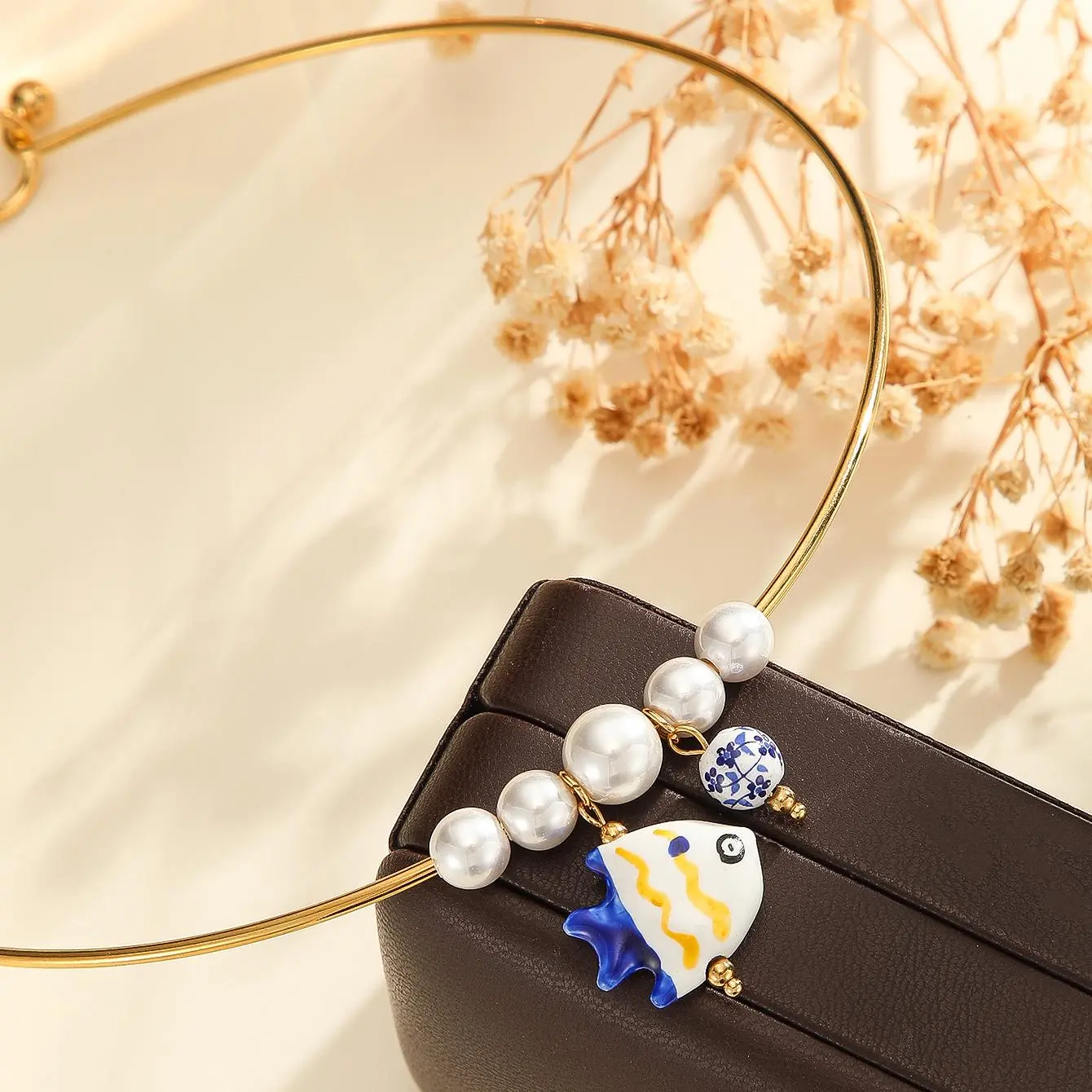 Freeteeme New Bow-knot Shell Pendant Necklace for Women Gold Plated Ceramic Charms Choker Imitation Pearls Jewelry Birthday Gift