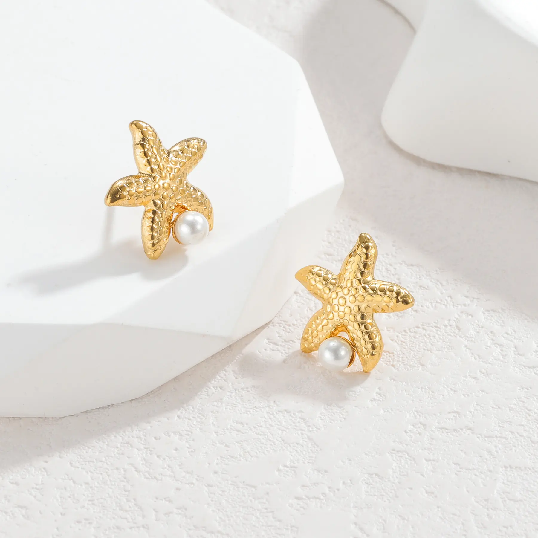 Freeteeme Trendy Starfish Imitation Pearl Earrings for Women 18K Gold Plated Ocean Style Ear Studs Beach Jewelry Birthday Gifts