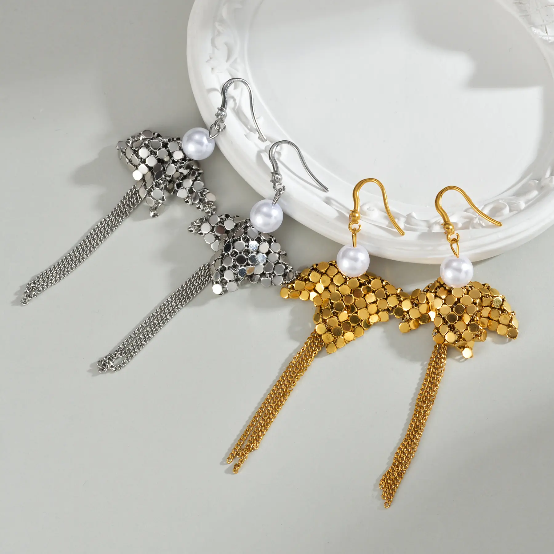 Freeteeme High End Geometric Scale Imitation Pearl Tassel Earrings for Women Stainless Steel Sparkling Long Dangle Earrings Gift