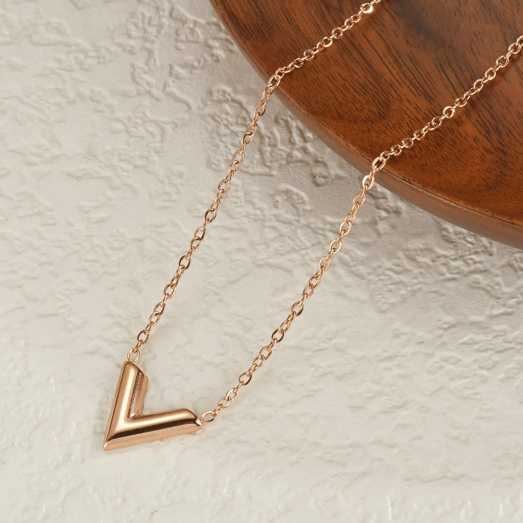 Freeteeme Simple Letter V Necklace for Women Girl Stainless Steel Gold Color Alphabet Heart Pendant Necklace Party Birthday Gift