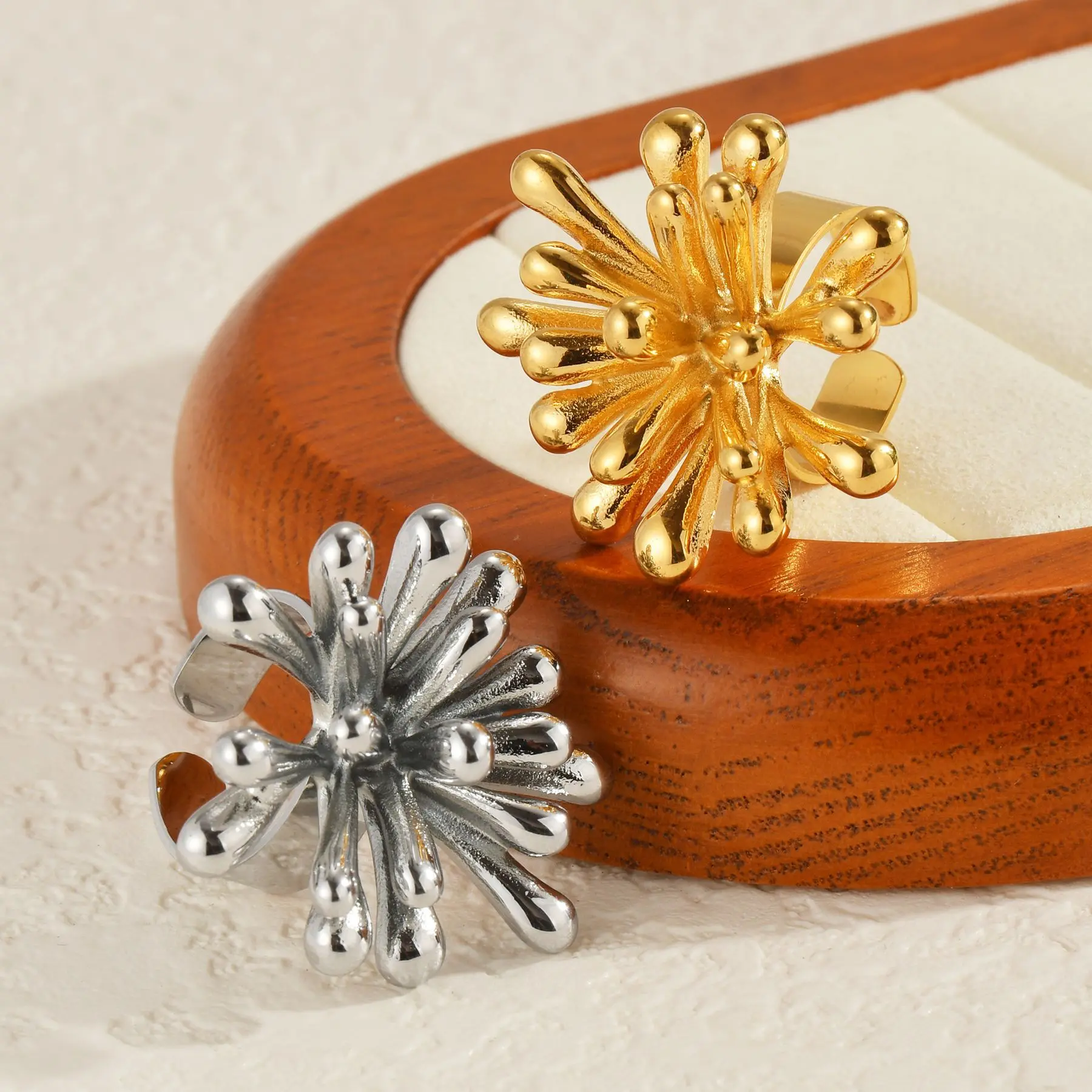 Freeteeme Trendy Flower Open Ring for Women Men Stainless Steel Metal Gold Color Alluring Jewelry Couple Gift 2024