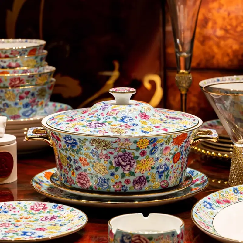 Fine China Luxury Dinnerware Sets Ceramic Christmas Kitchen Guests Party Plates Set Breakfast Wedding Vajillas Completa Dishes