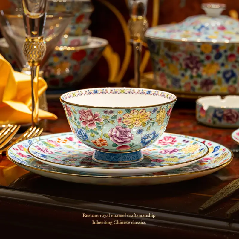 Fine China Luxury Dinnerware Sets Ceramic Christmas Kitchen Guests Party Plates Set Breakfast Wedding Vajillas Completa Dishes
