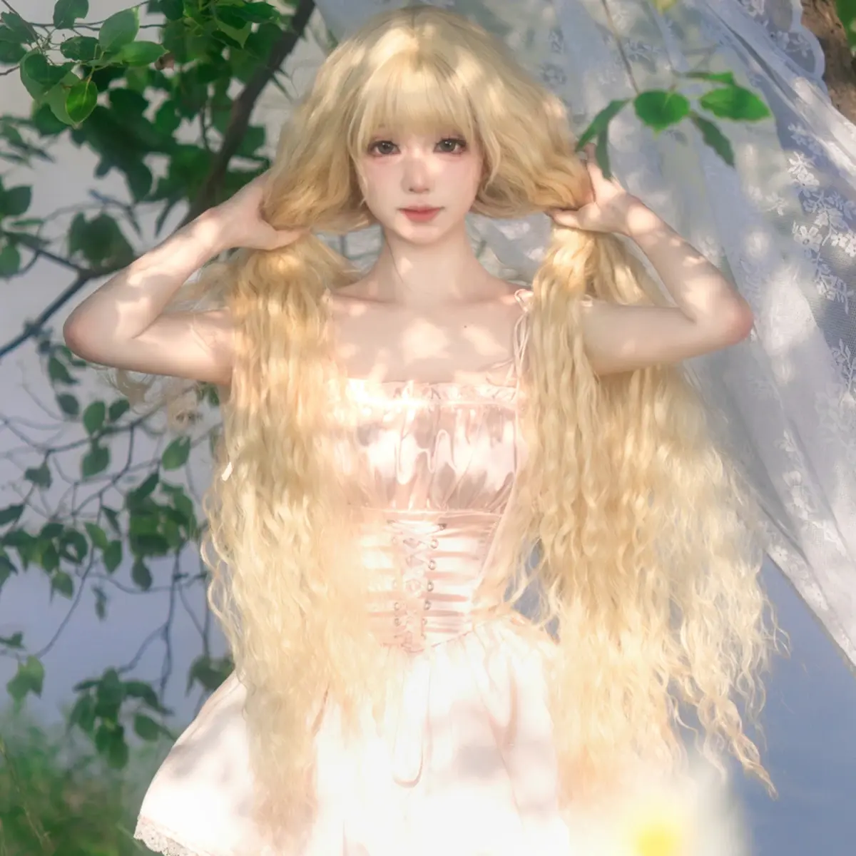 44 Inch Extra Long Blonde Cosplay Wigs With Bangs Loose Long Curly Blonde Lolita Wig Synthetic Heat Resistant Costume Wig
