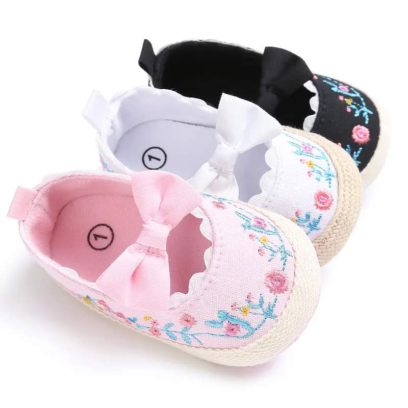 Baby Girl Embroidered Flower Sneakers, Lightweight Non-Slip Walking Infant Shoes for Indoor Spring/Autumn
