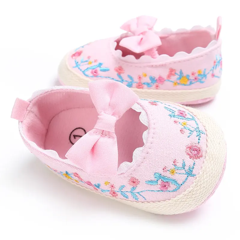 Baby Girl Embroidered Flower Sneakers, Lightweight Non-Slip Walking Infant Shoes for Indoor Spring/Autumn