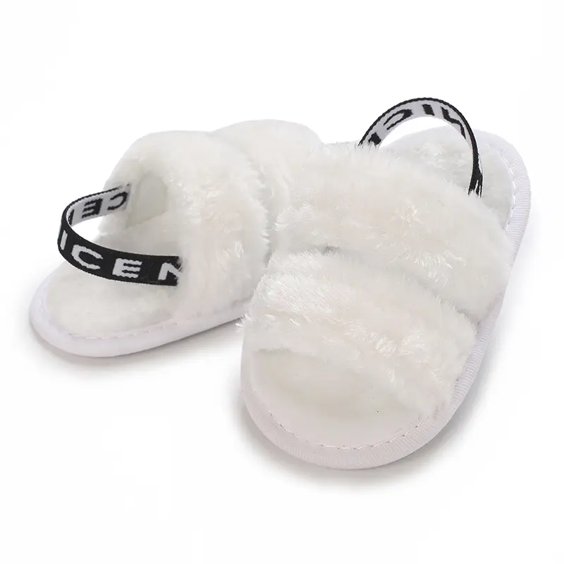 In winter, 0-1 year old babies are comfortable indoors, warm slippers, toddler shoes wool shoes