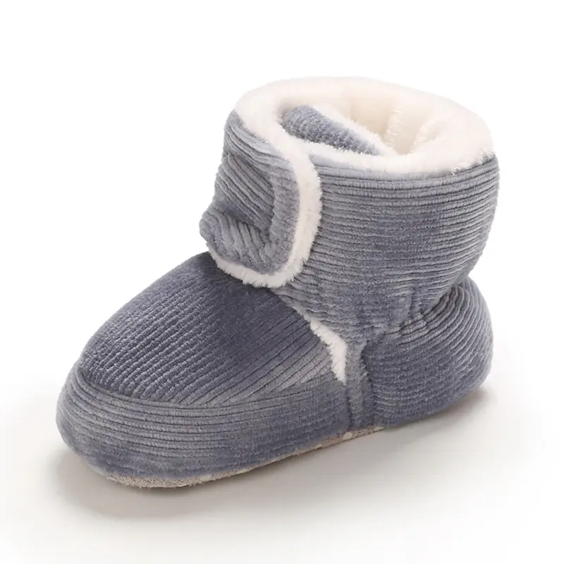 A pair of comfortable and warm girls' midsole slip boots, casual style, indoor use, solid color, fabric on/inside/outside sole,