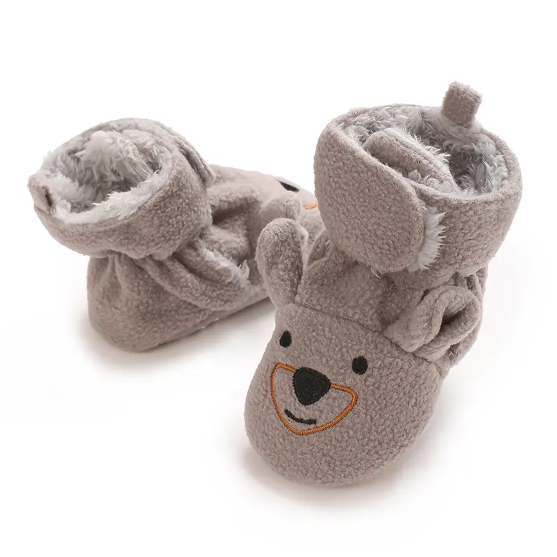 A pair of comfortable and warm girls' midsole slip boots, casual style, indoor use, solid color, fabric on/inside/outside sole,