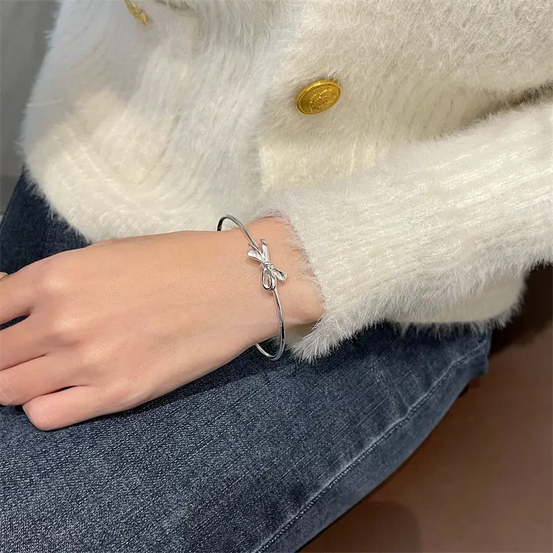 Fashion Open Bracelets Bangles for Women Trendy Silver Color Bow Knot Charms Bangle Wedding Party Elegant Jewelry Girls Gift