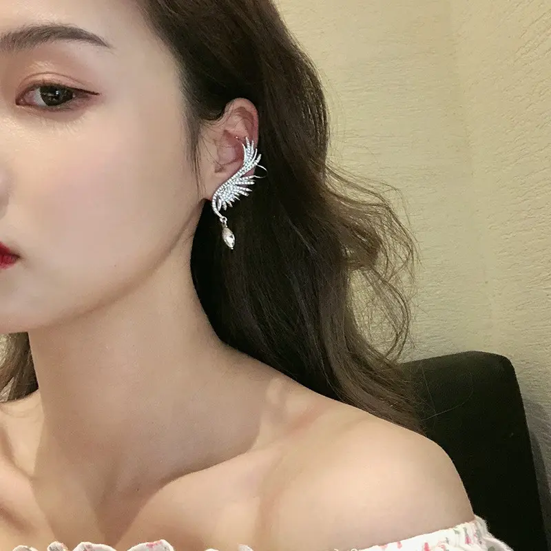 Punk Statement Ear Cuff Clip Earrings for Women Silver Color Crystal Wings Dangle Drop Earrings Wedding Party Trendy Jewelry
