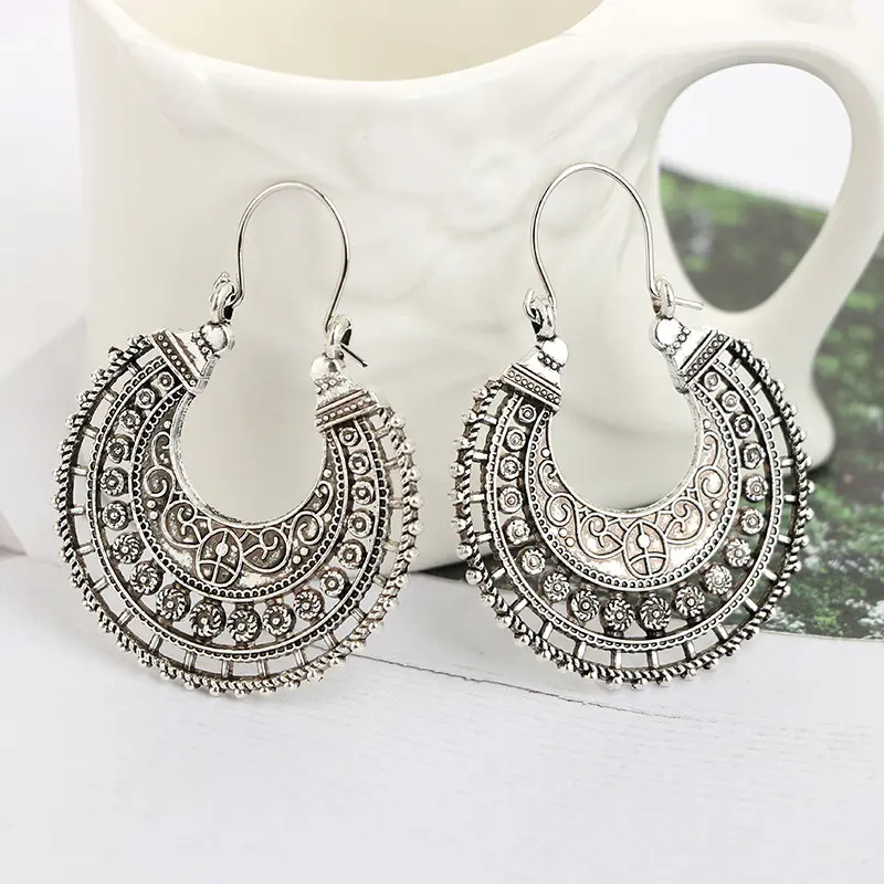 New Vintage Bohemian Hollow Carve Flower Crescent Drop Earrings for Women Fashion Chunky Open Round Statement Jewelry Brincos