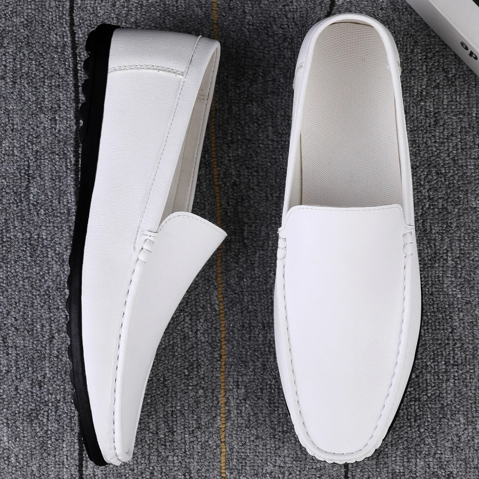 2022 Fashion Mens Shoes High Quality Brand Loafers Comfy Leather Boats Shoes White Men Summer Casual Shoes Mocassin Plus Size 47