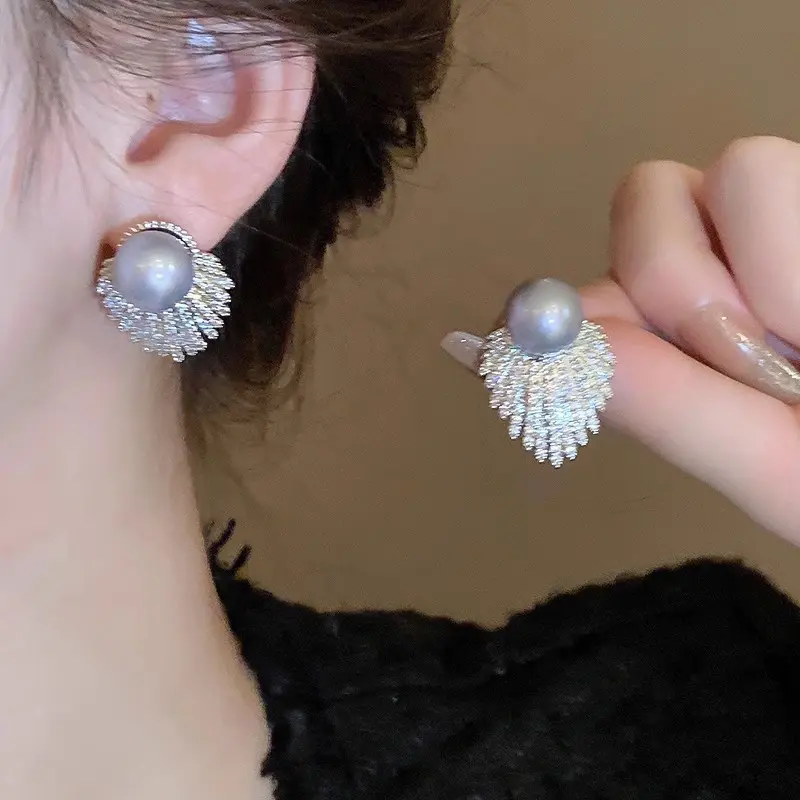 Fashion Rhinestones Sector Shape Stud Earrings for Women Golden Silver Color Imitation Pearl Earrings Geometry Party Jewelry