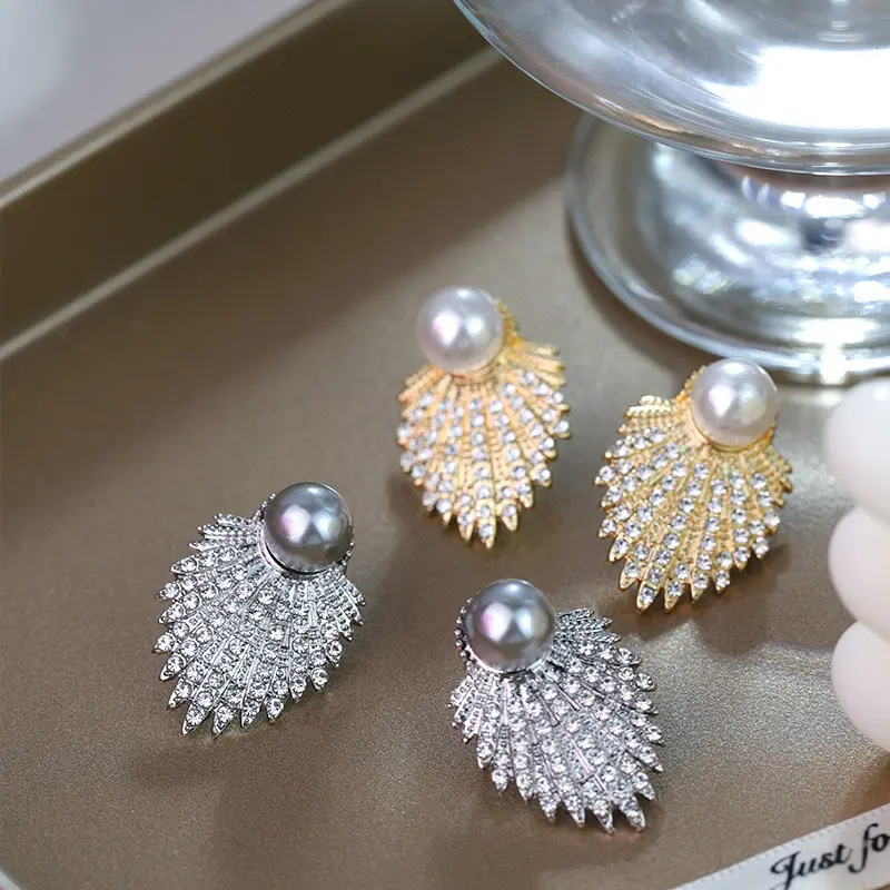 Fashion Rhinestones Sector Shape Stud Earrings for Women Golden Silver Color Imitation Pearl Earrings Geometry Party Jewelry