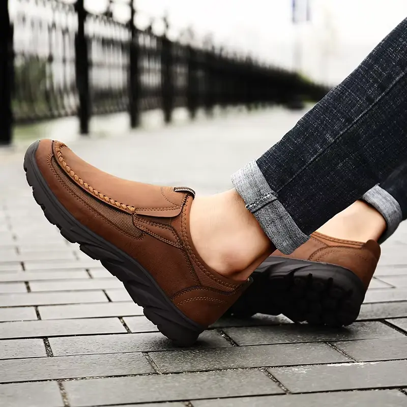 Fashion Leather Men Casual Shoes Retro Mens Loafers Moccasins Breathable Slip on Driving Shoes Mens Walking Sneakers Size 39-48