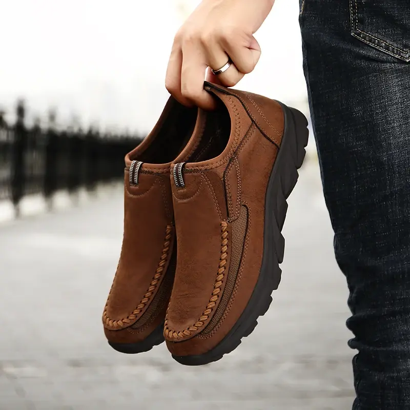 Fashion Leather Men Casual Shoes Retro Mens Loafers Moccasins Breathable Slip on Driving Shoes Mens Walking Sneakers Size 39-48