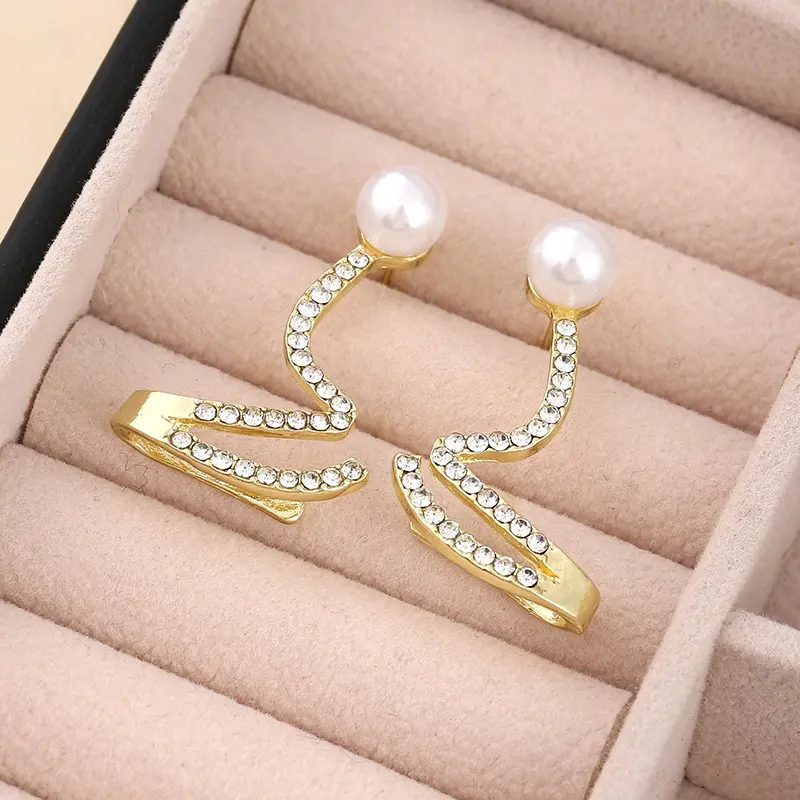 Unique Design Twist Snake Shape Dangle Earrings for Women Imitation Pearl Rhinestones Drop Earrings Irregular Geometry Jewelry