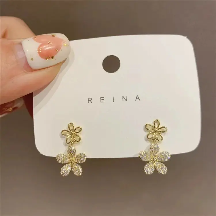 Double Layer Flower Drop Earrings for Women Fashion Rhinestones Hollow Out Metal Flowers Dangle Earrings Party Korean Jewelry