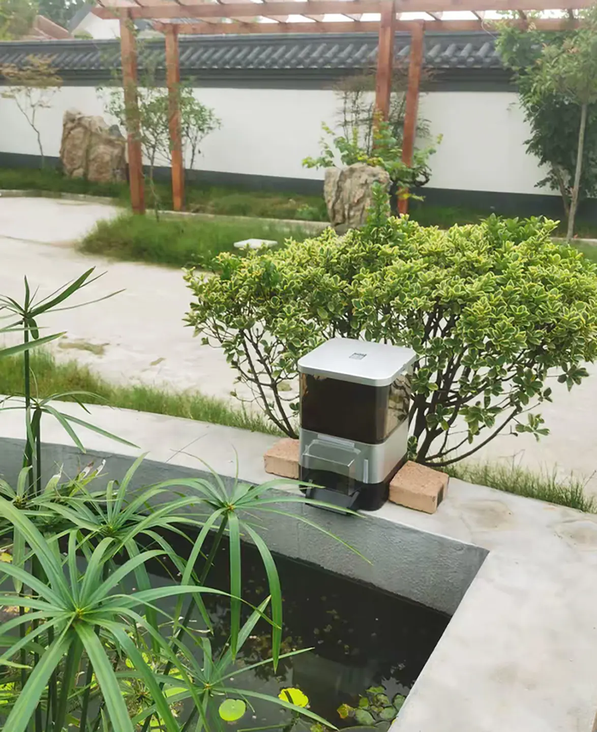 New Intelligent Control Automatic Fish Feeder Timer Automatic Fish Feeder 10L Silver WiFi